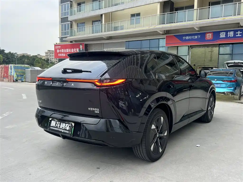 Mazda EZ-60 — миниатюра 9