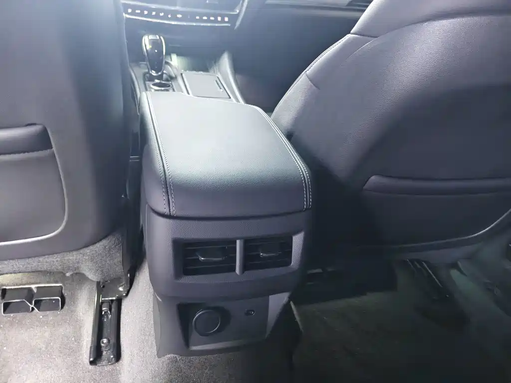 Cadillac CT5 — миниатюра 15