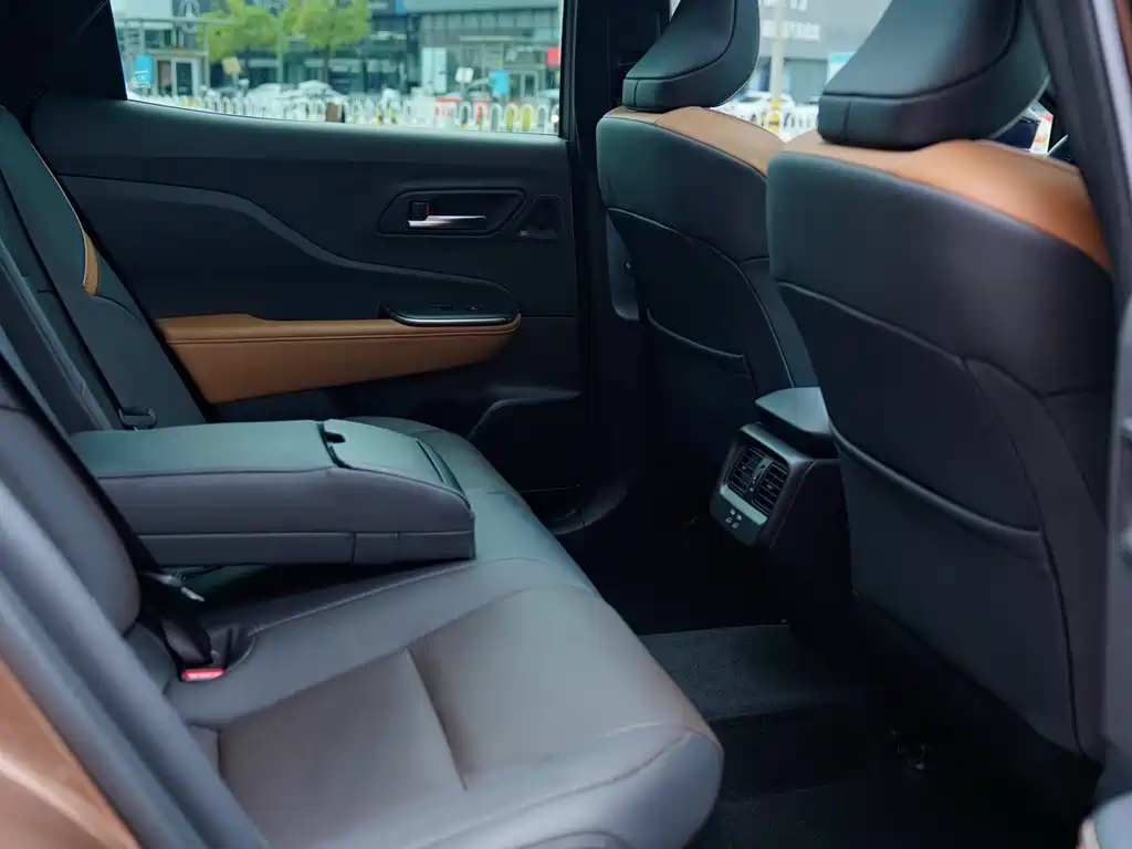 TOYOTA CROWN SPORTCROSS