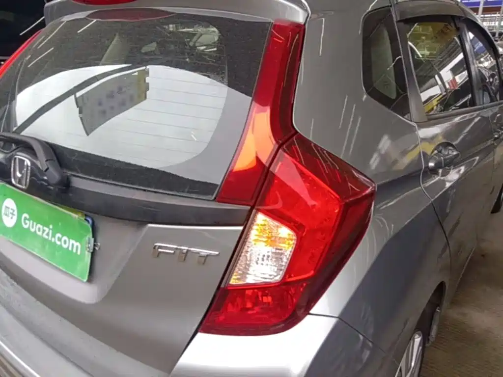Honda Fit — миниатюра 8