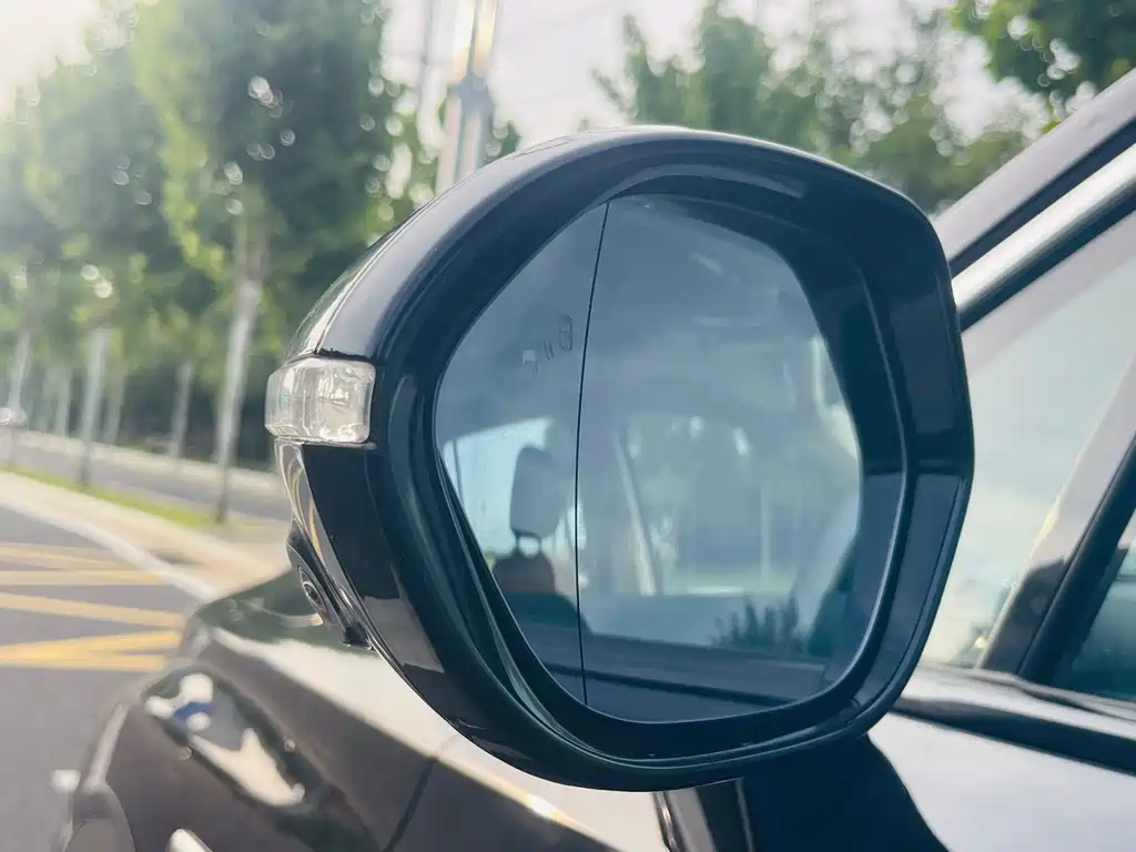 Hongqi HS7 PHEV 2025 2.0T PHEV 200 6 мест