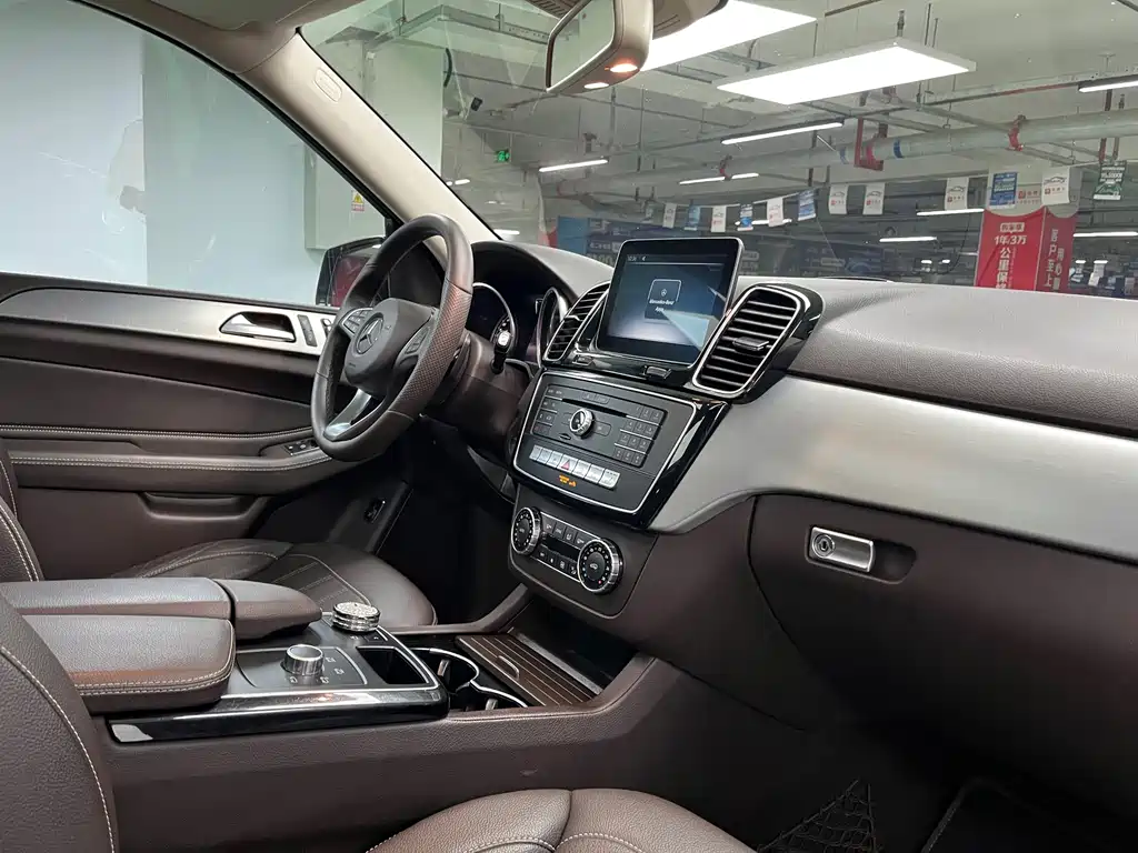Mercedes-Benz GLE (Import) — миниатюра 16