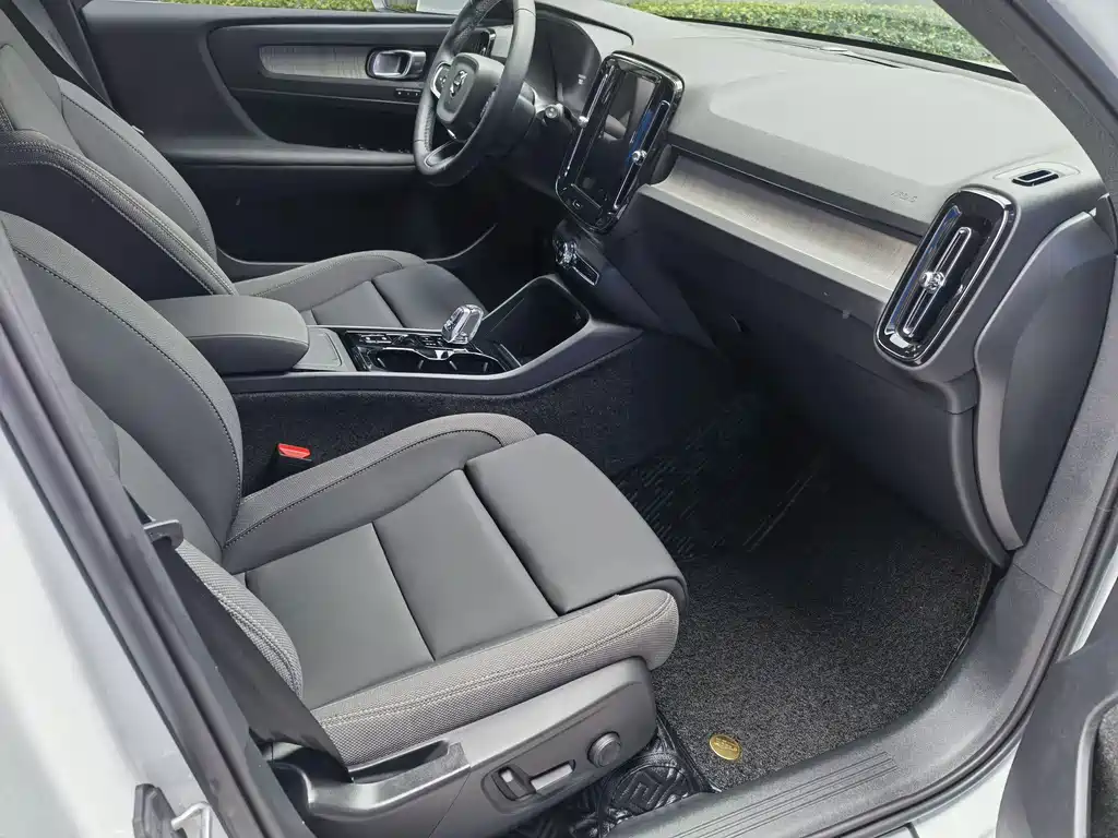 Volvo XC40 — миниатюра 18
