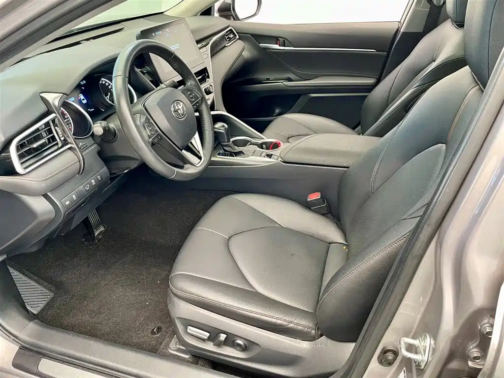 Toyota Camry 2021 2.0G Luxury
