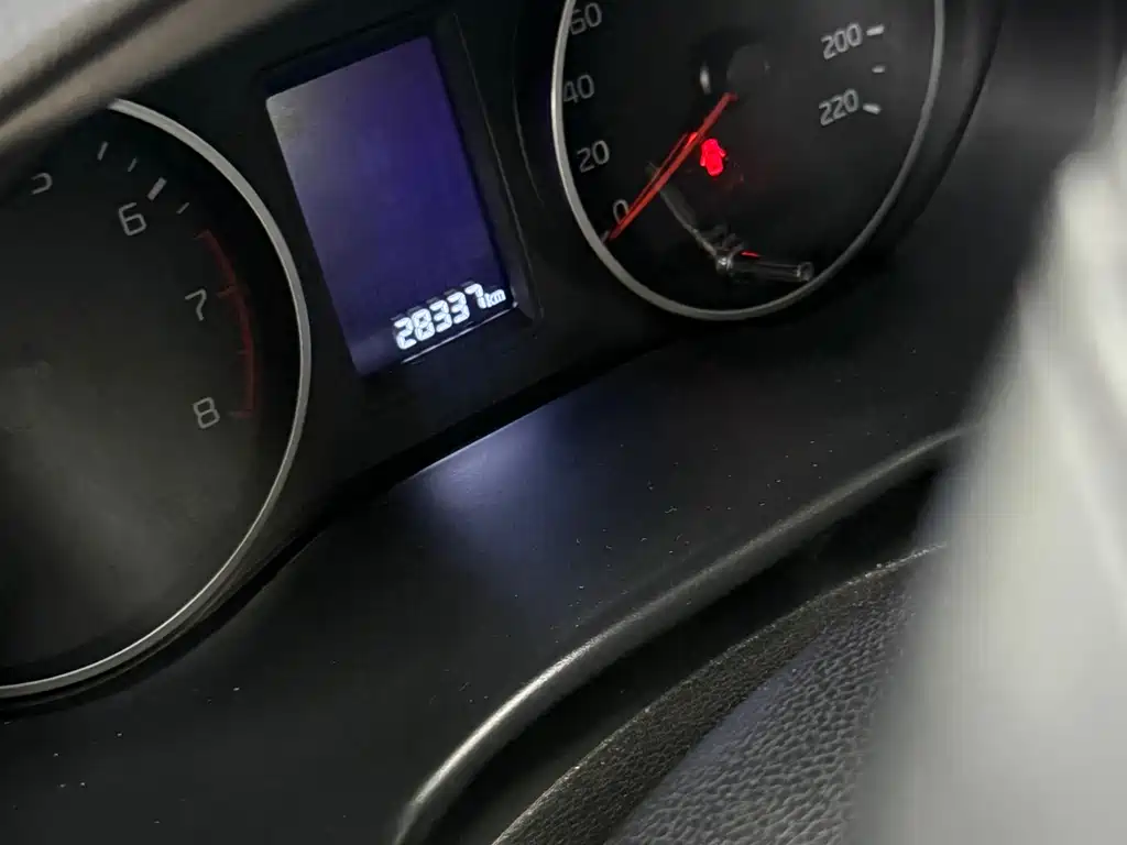 Kia Huanchi 1.4L Auto Comfort Sunroof Edition, фото 6