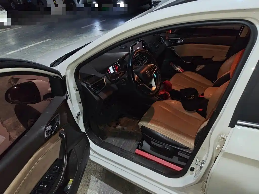 Baojun 310W — миниатюра 17