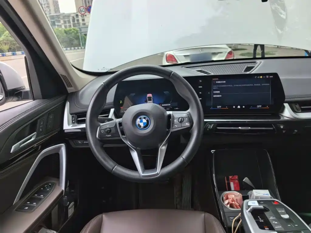 BMW iX1 — миниатюра 11