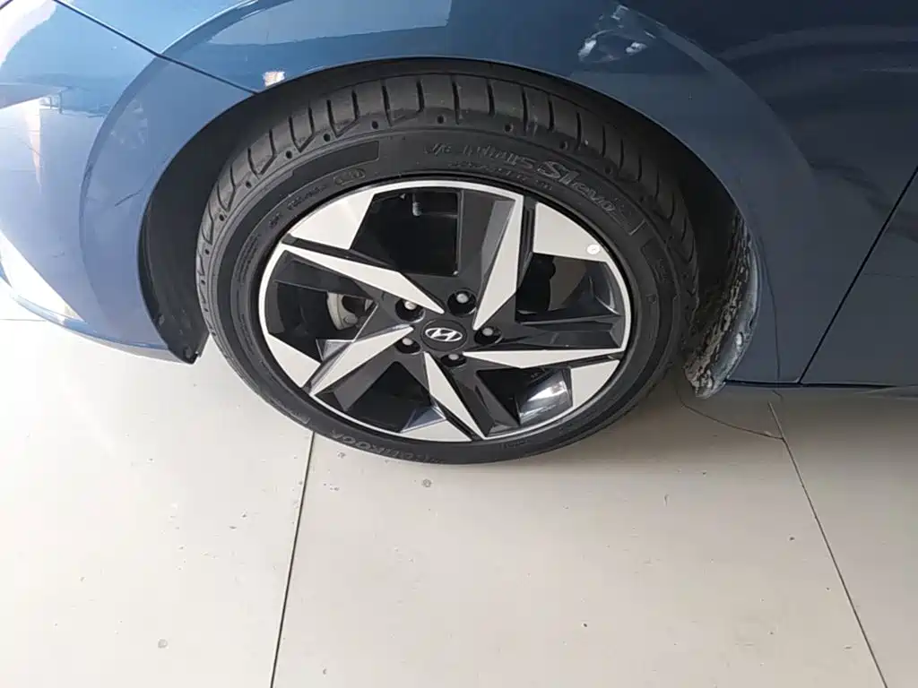 Hyundai Elantra — миниатюра 23