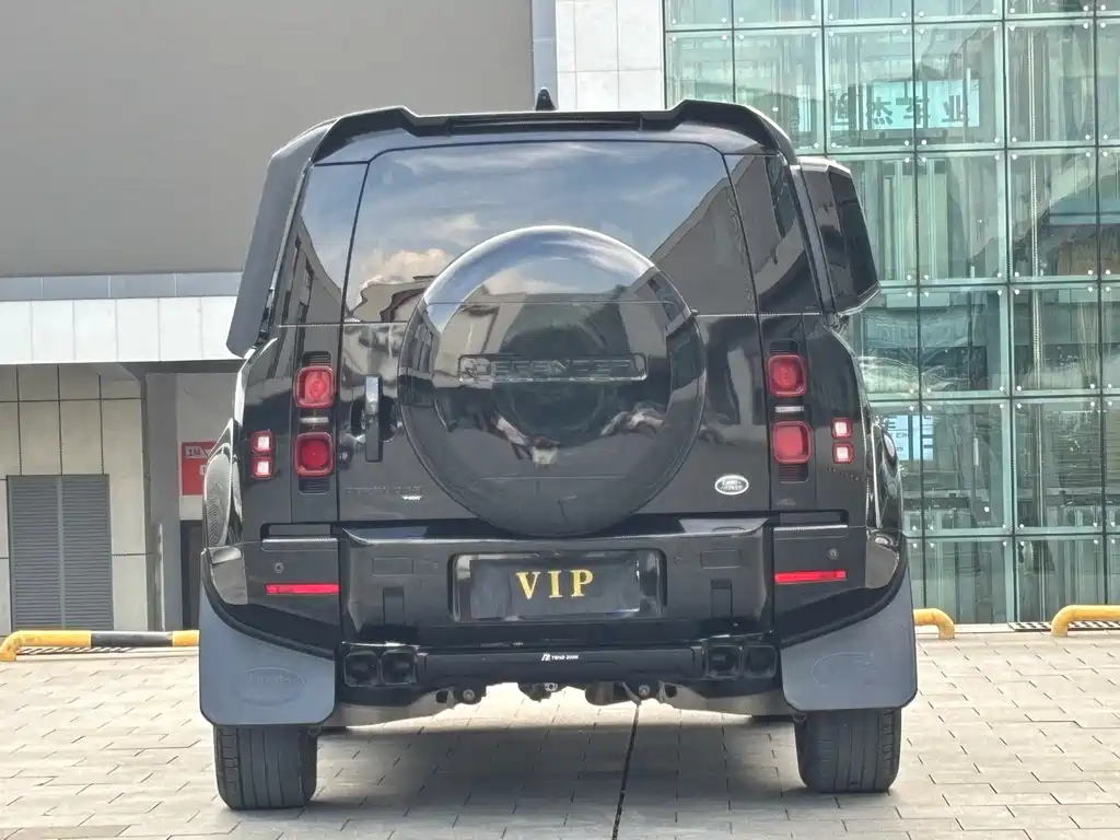Land Rover Defender — миниатюра 8