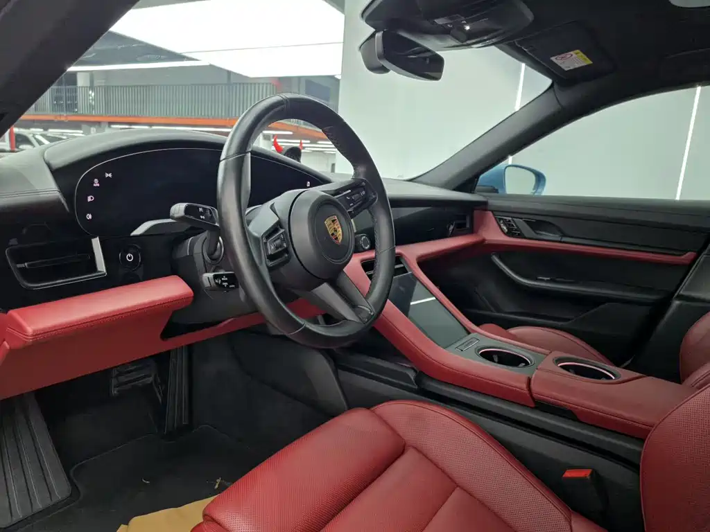 Porsche Taycan — миниатюра 4
