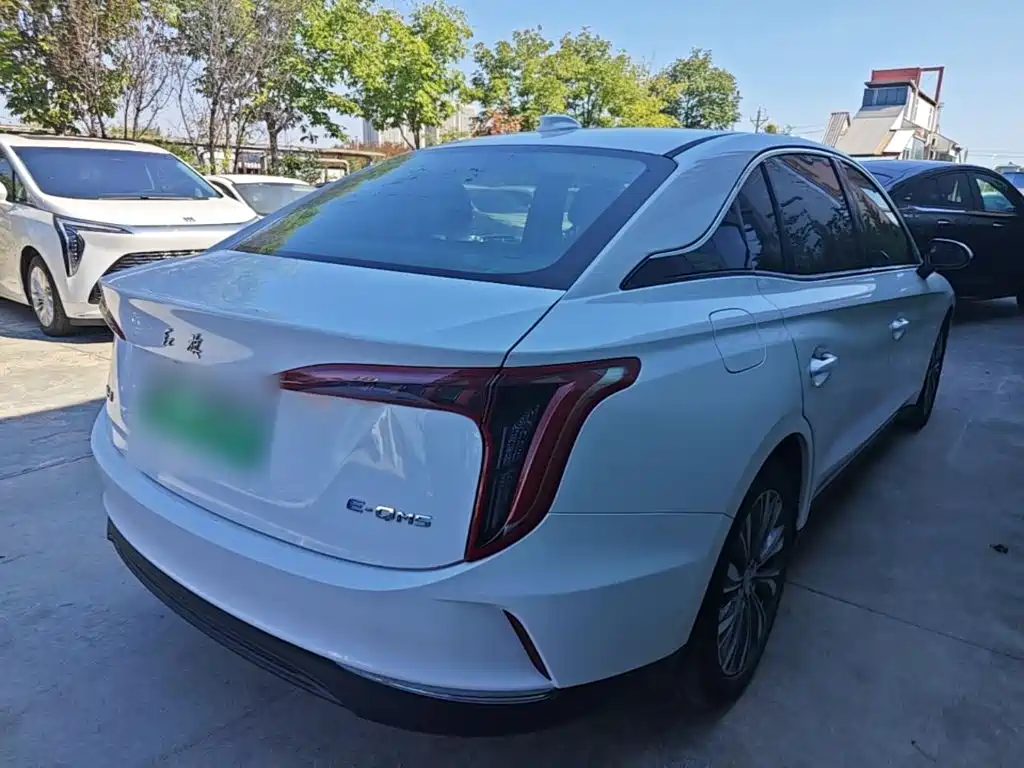 Hongqi Hongqi E-QM5 — миниатюра 7