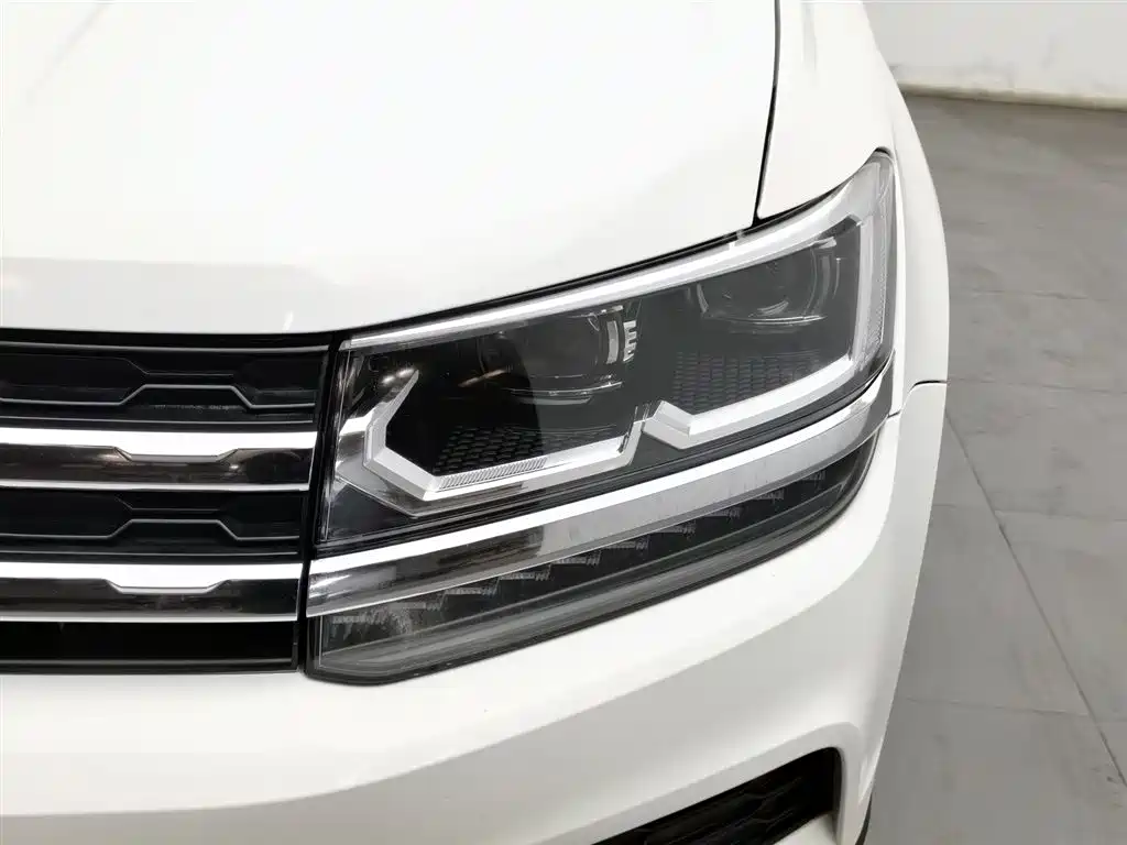 Volkswagen Tharu 2020 280TSI Luxury PLUS VI