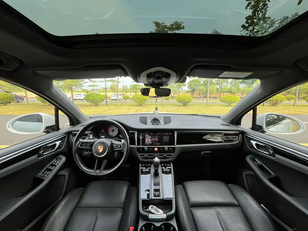 Porsche Macan — миниатюра 5