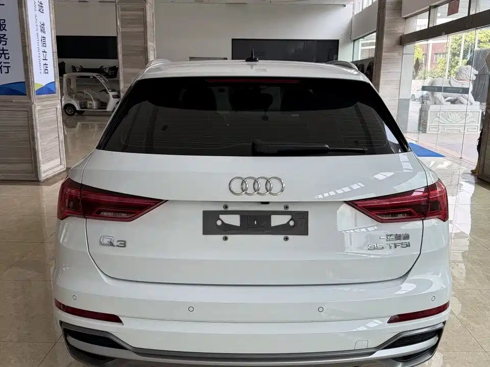 Audi Q3 2023 35 TFSI (1.4T)