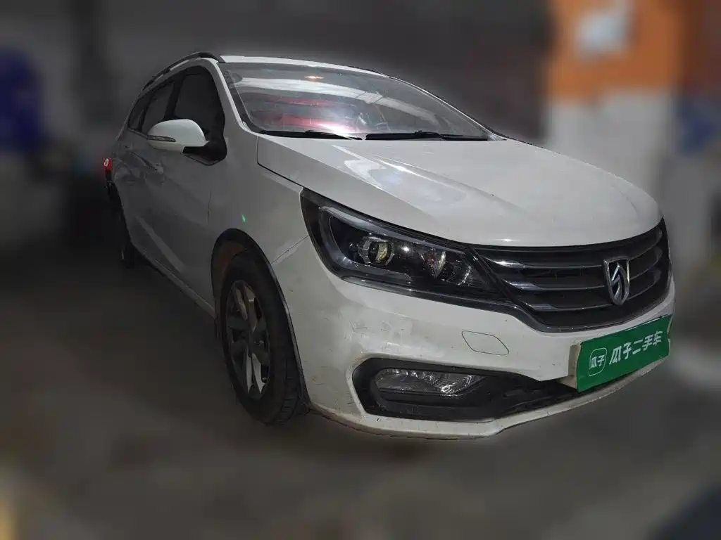 Baojun 310W — миниатюра 3