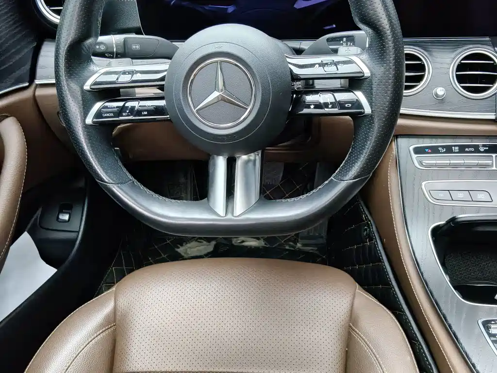 Mercedes-Benz E-Class — миниатюра 10