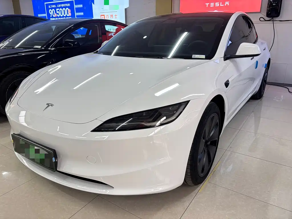 Tesla Model 3 2025