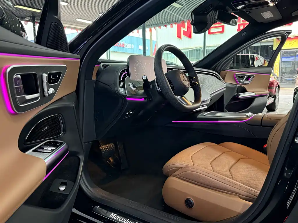 Mercedes-Benz E-Class — миниатюра 7