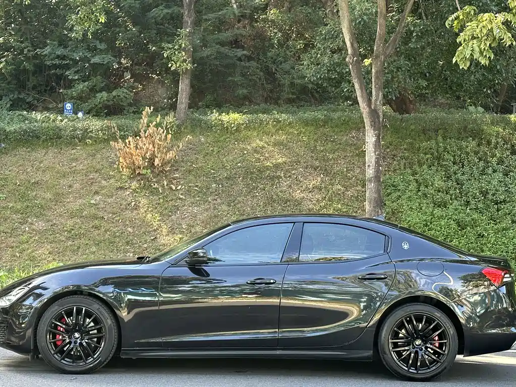 MASERATI GHIBLI
