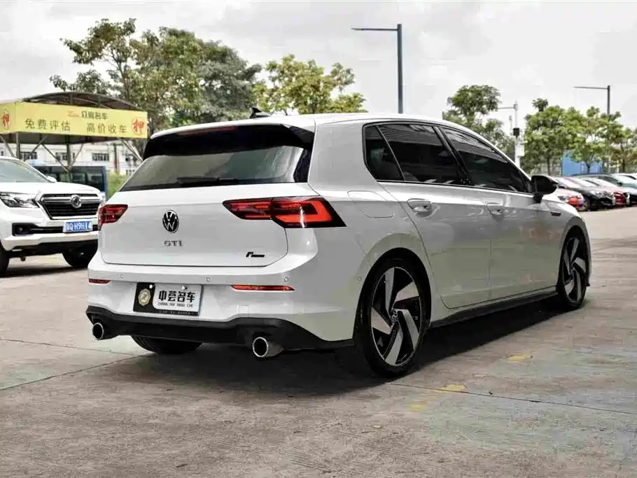 Volkswagen Golf GTI — миниатюра 7
