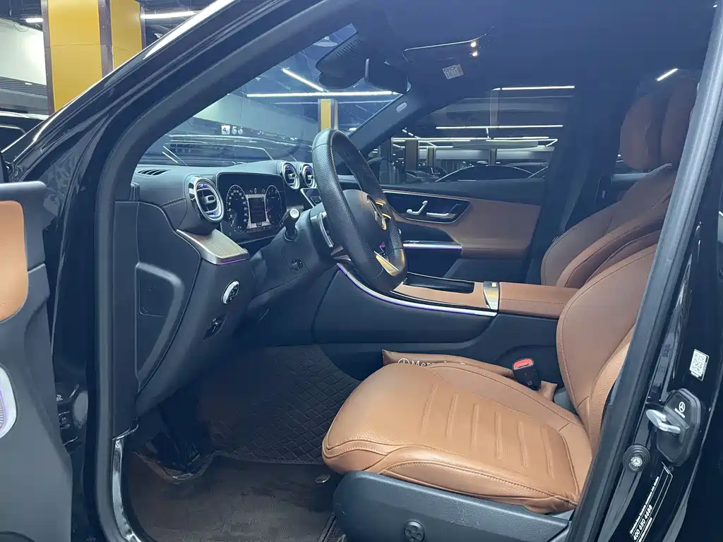 Mercedes-Benz GLC 2023 GLC 300 L 4MATIC 7 мест