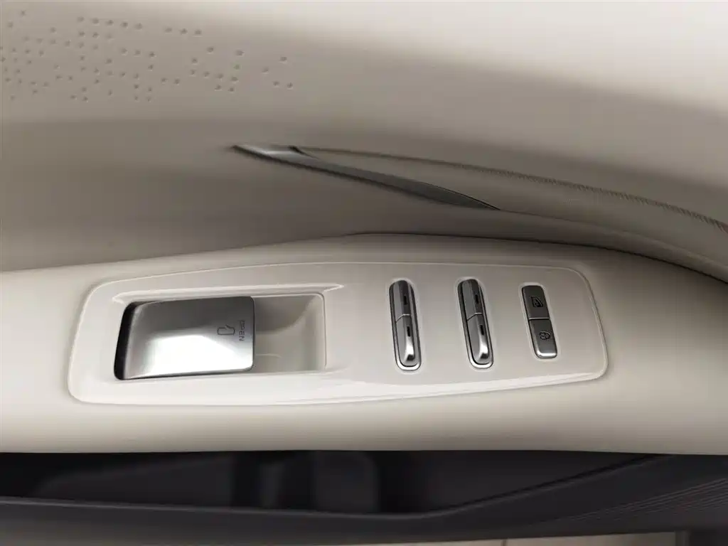 Changan Deepal DARK BLUE L07