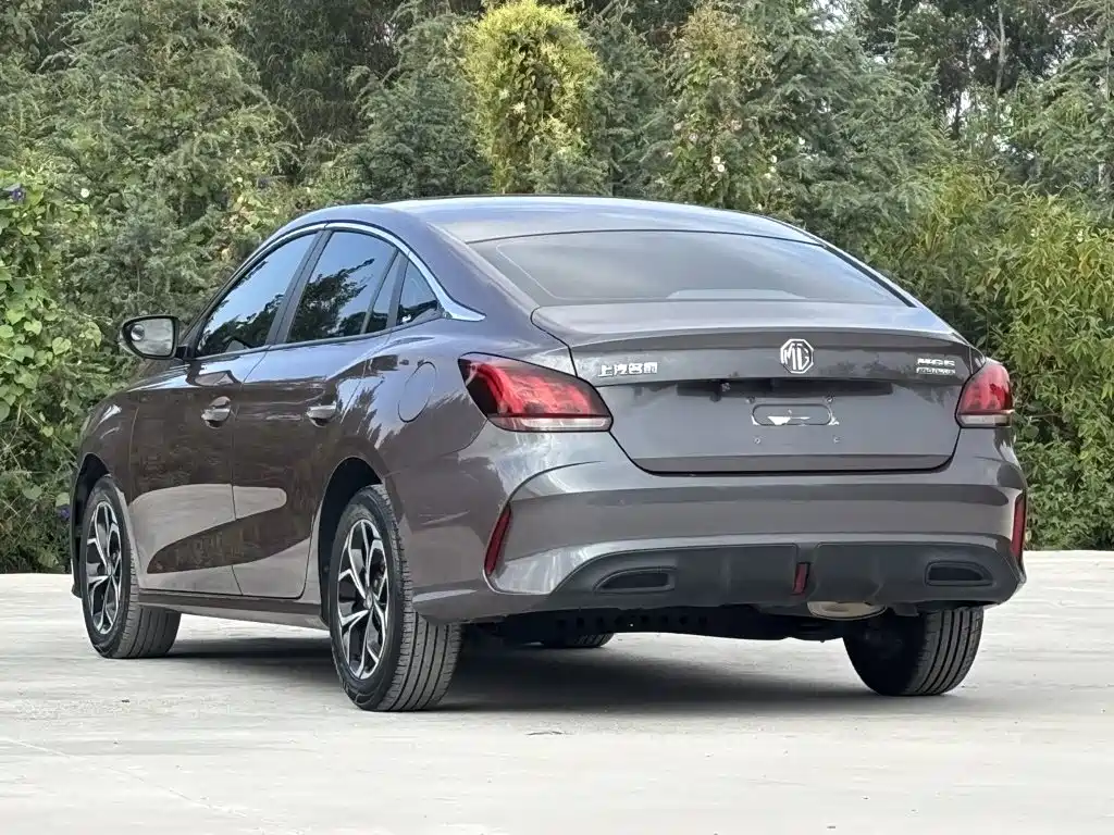 MG MG5 — миниатюра 24