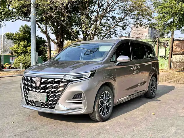 ROEWE IMAX8 NEW ENERGY 2025