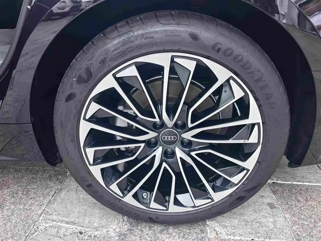 Audi A7L — миниатюра 13