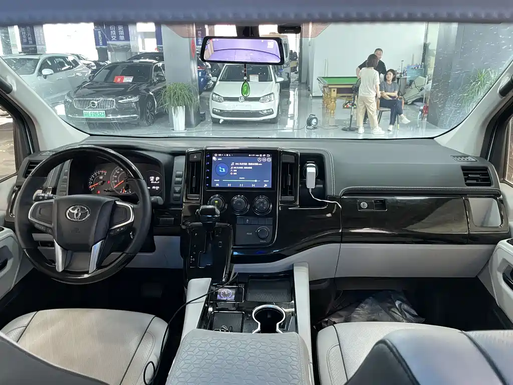 Toyota HiAce 2022 3.5L