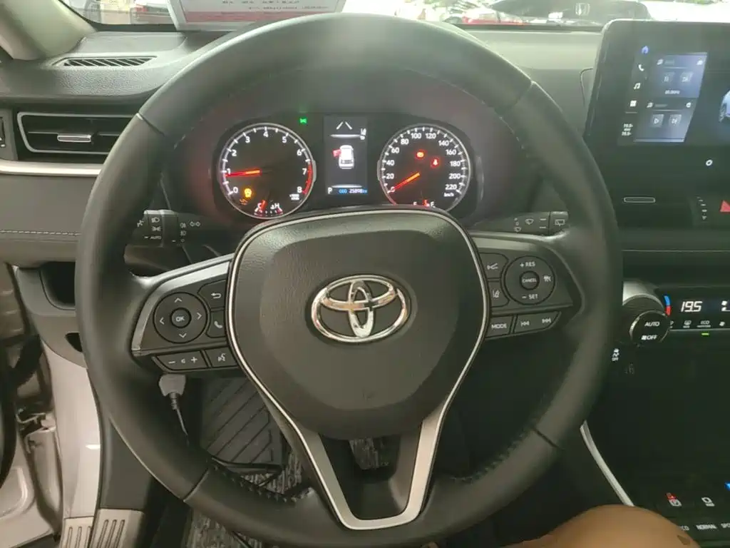 Toyota Wildlander — миниатюра 11