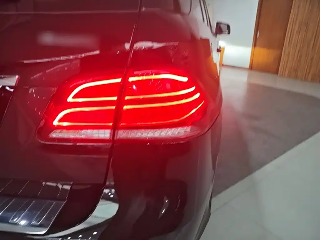 Mercedes-Benz GLE (Import) — миниатюра 8