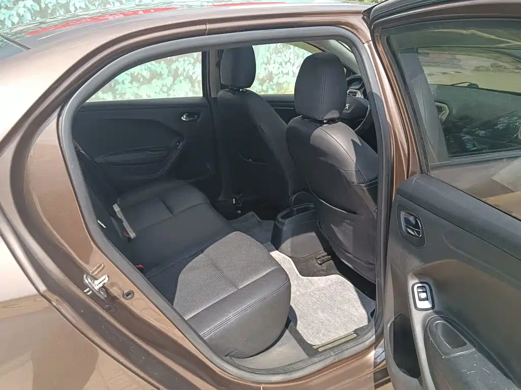Peugeot 301 — миниатюра 9