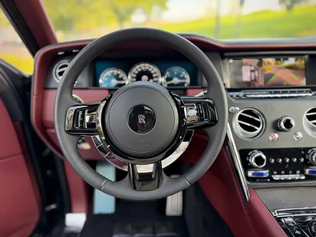 Rolls-Royce Cullinan — миниатюра 8