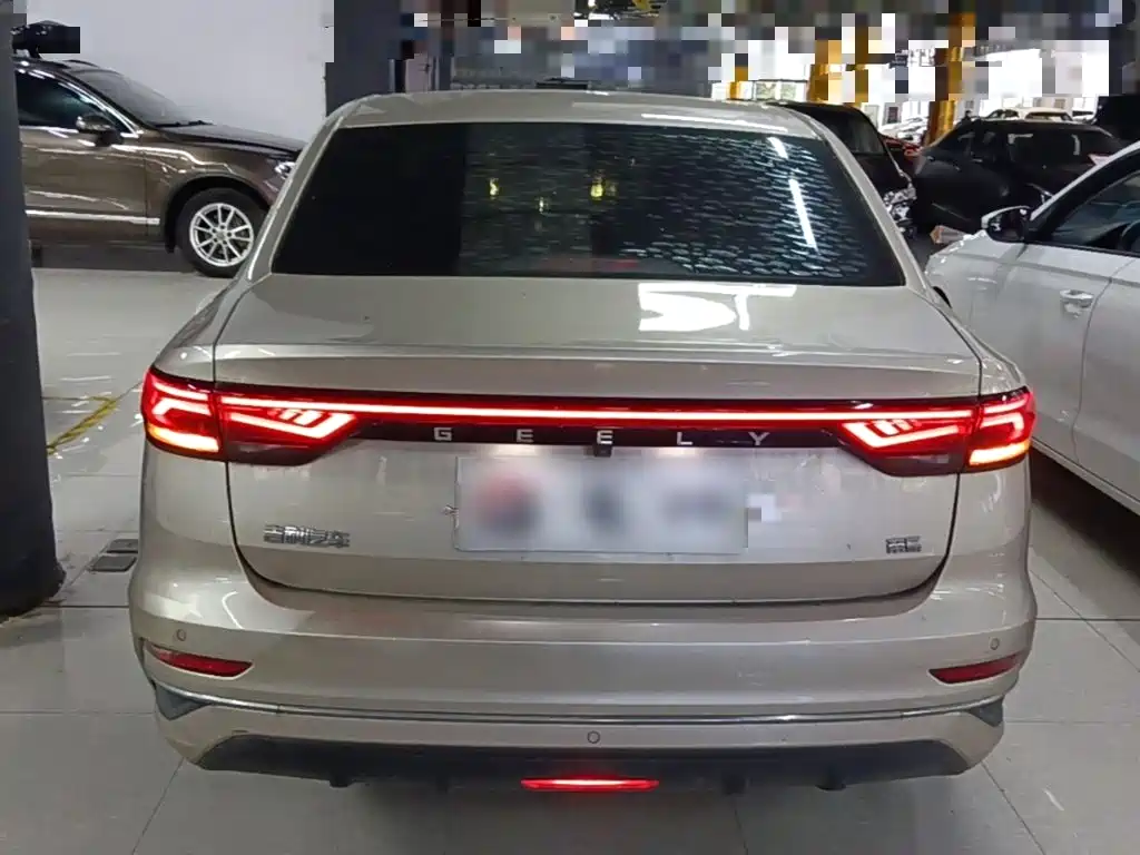 Geely Emgrand — миниатюра 6