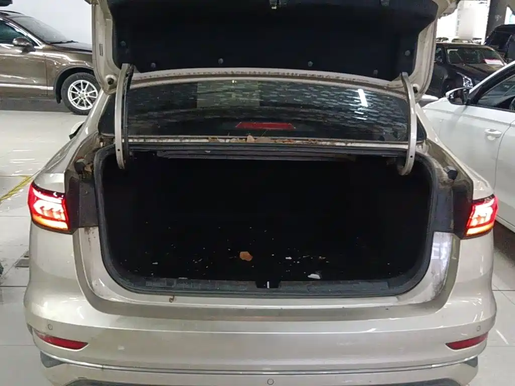 Geely Emgrand — миниатюра 19
