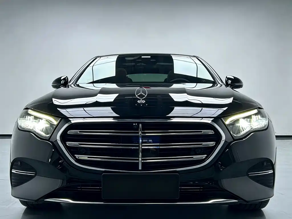 Mercedes-Benz E-Class — миниатюра 3