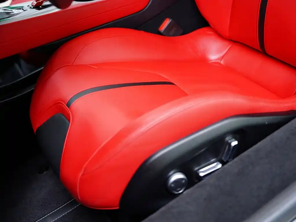 Lotus Emira — миниатюра 29