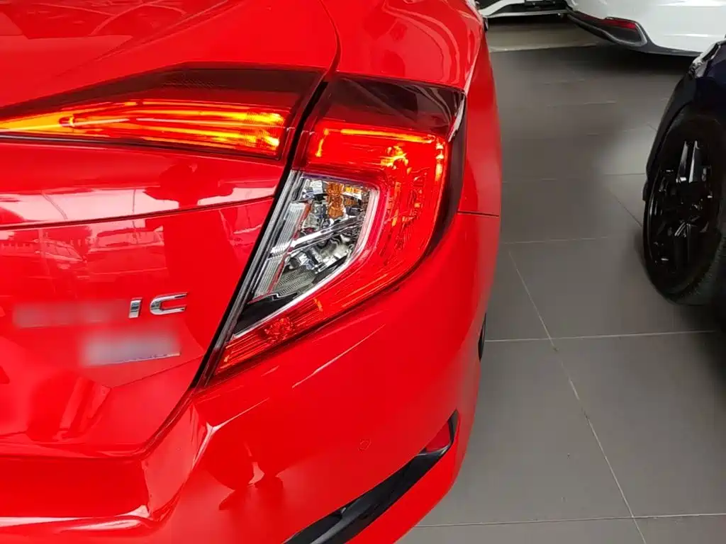 Honda Civic — миниатюра 8