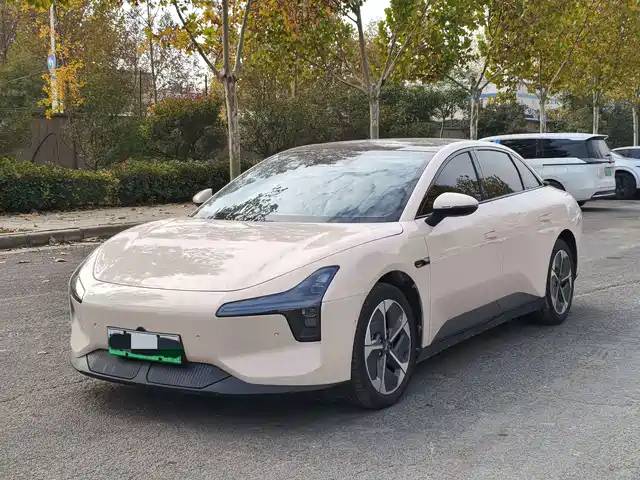 2025 Xpeng Mona M03