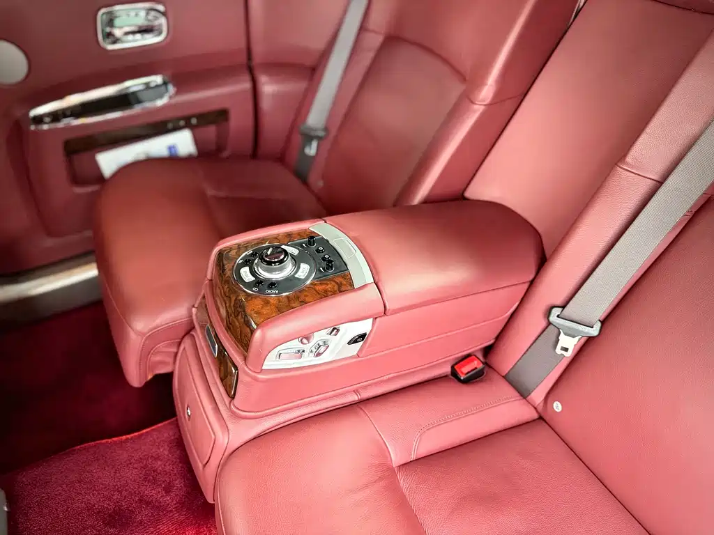 Rolls-Royce Ghost — миниатюра 11