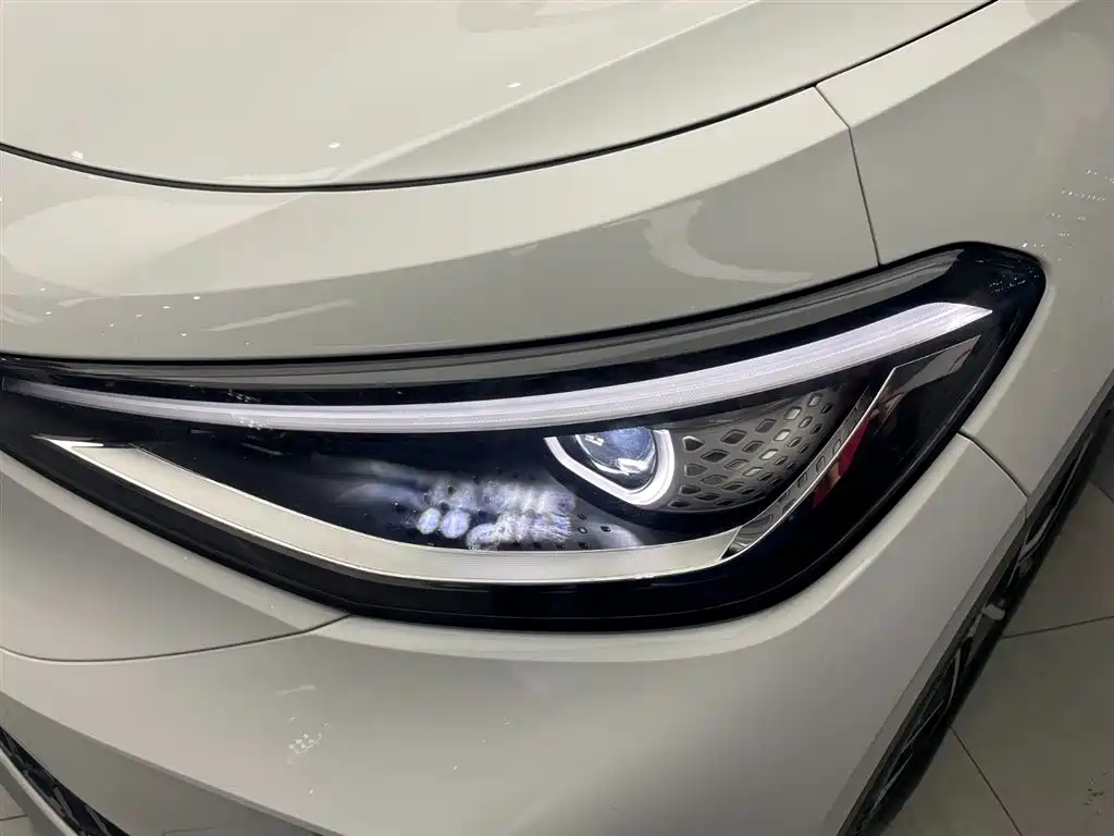 VOLKSWAGEN ID.4 CROZZ