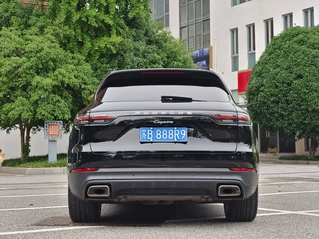 Porsche Cayenne — миниатюра 6