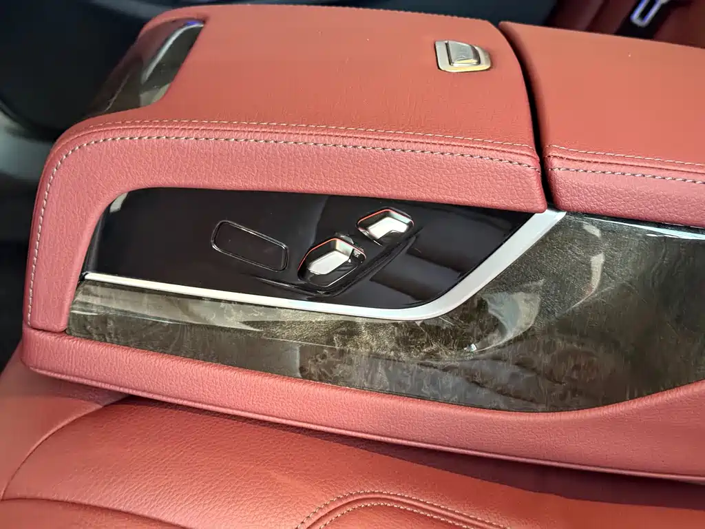 BMW 5 Series — миниатюра 17