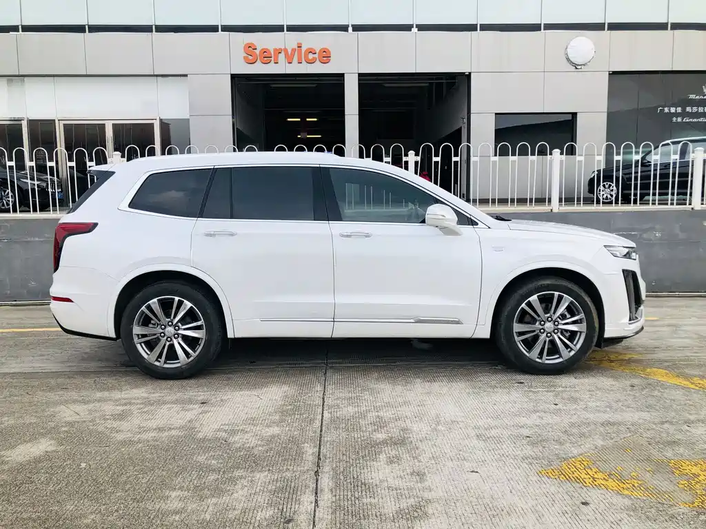Cadillac XT6 — миниатюра 8