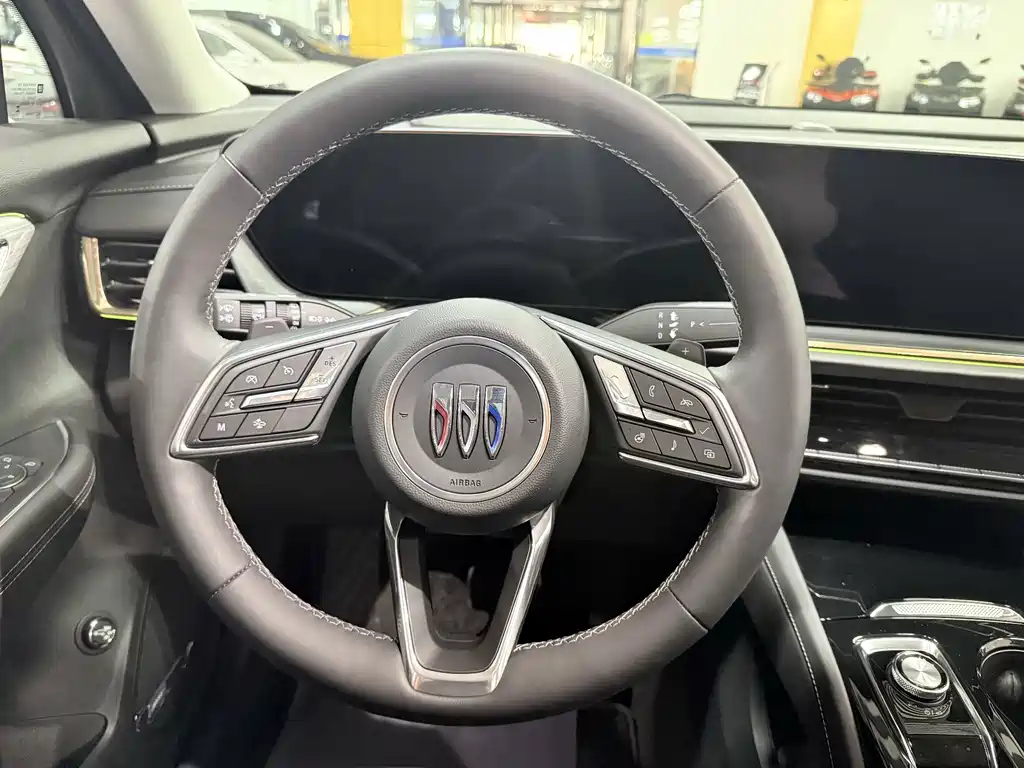 Buick Envision Plus — миниатюра 13