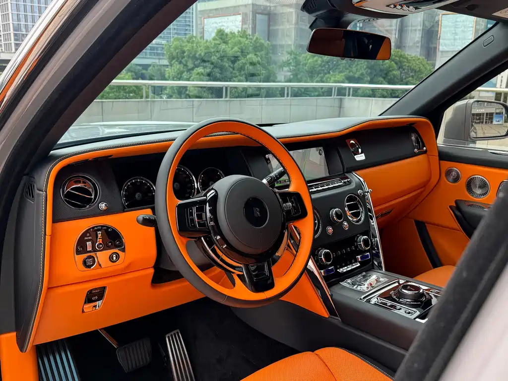 Rolls-Royce Cullinan 2024 мест