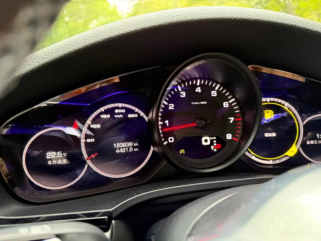 Porsche Cayenne — миниатюра 3