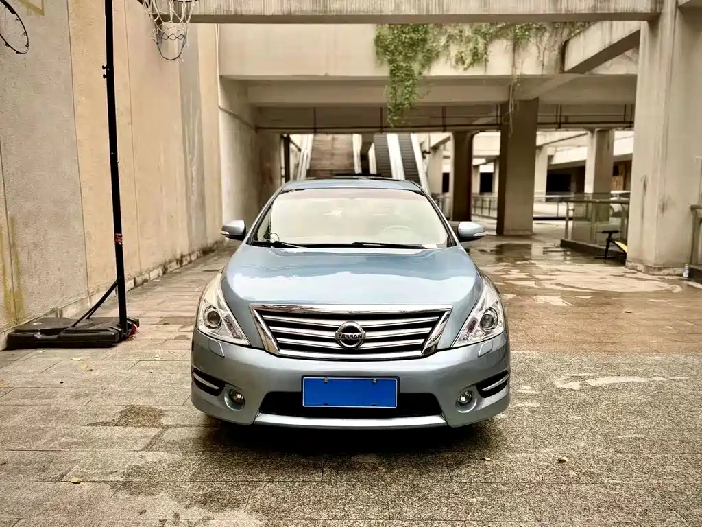 Nissan Altima 2011 2.0L XE Standard