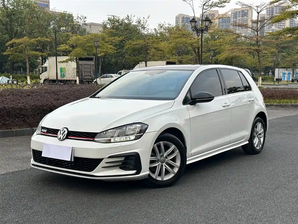 Купить Volkswagen Golf
